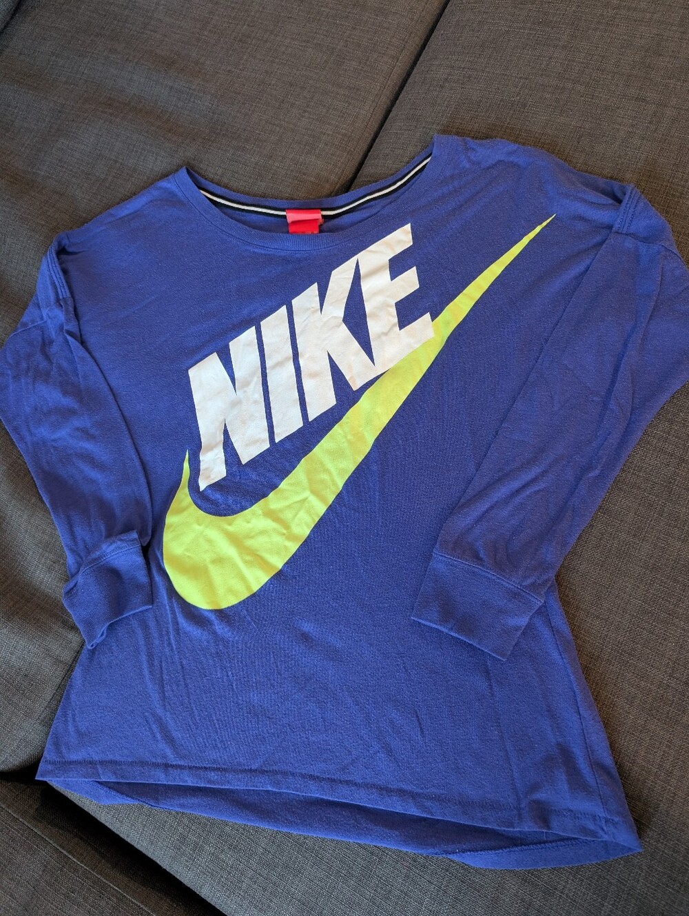 Women's Nike Long Sleeve T-shirt!
